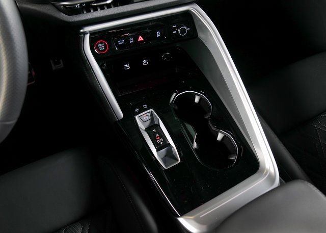 New 2025 Audi SQ5 Prestige image 15