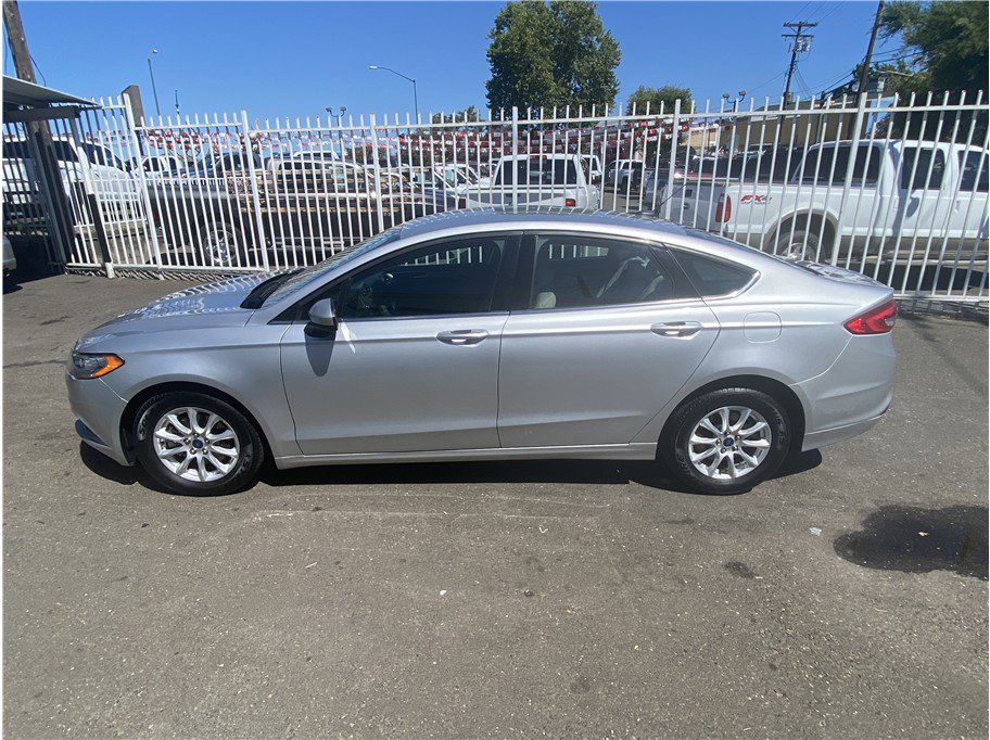 Used 2018 Ford Fusion S image 4