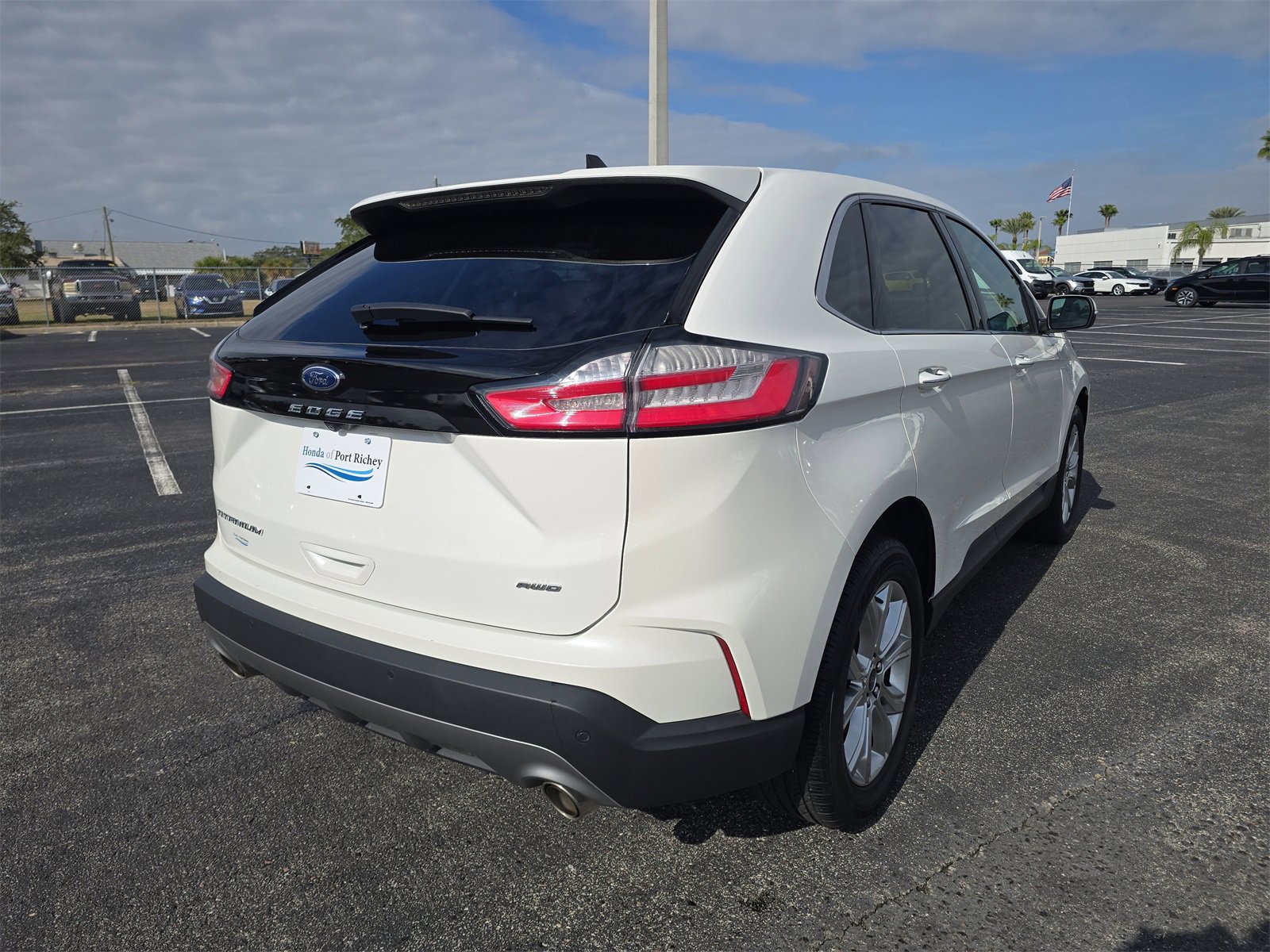 Used 2023 Ford Edge Titanium image 3