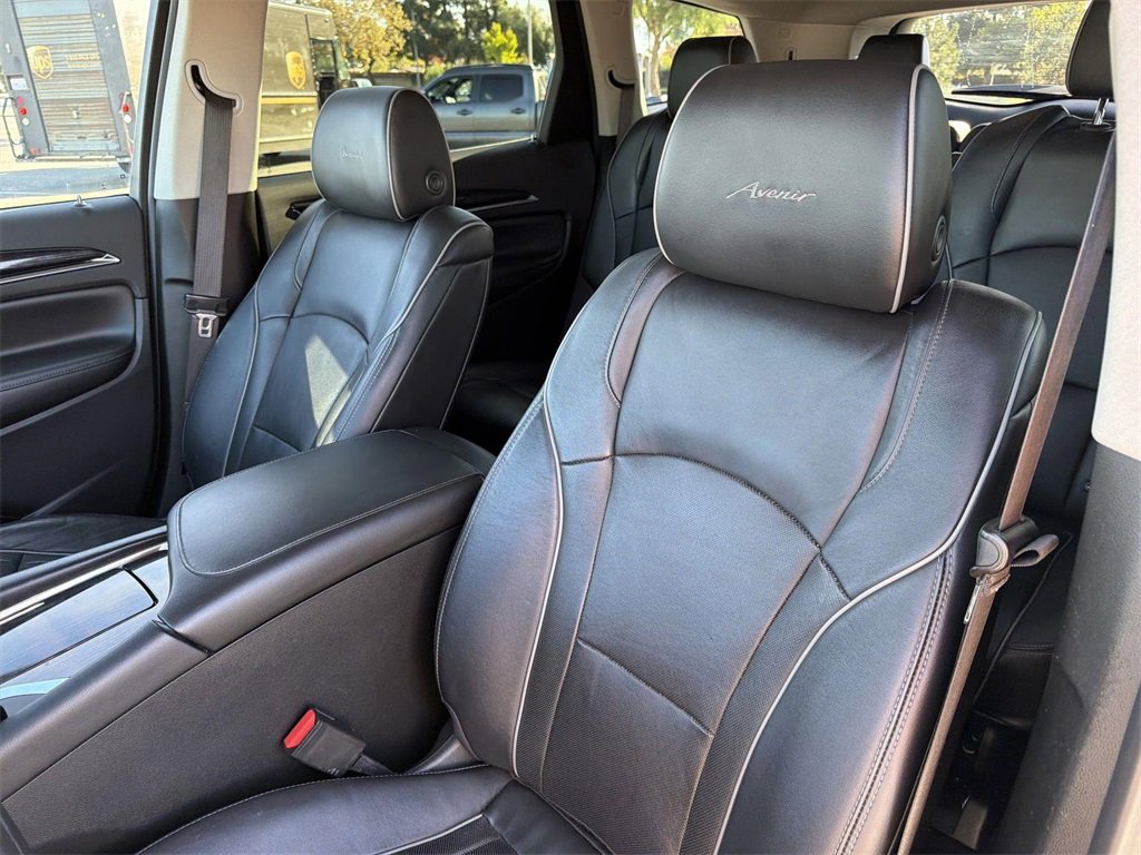 Used 2021 Buick Enclave Avenir w/ Avenir Technology Package image 24