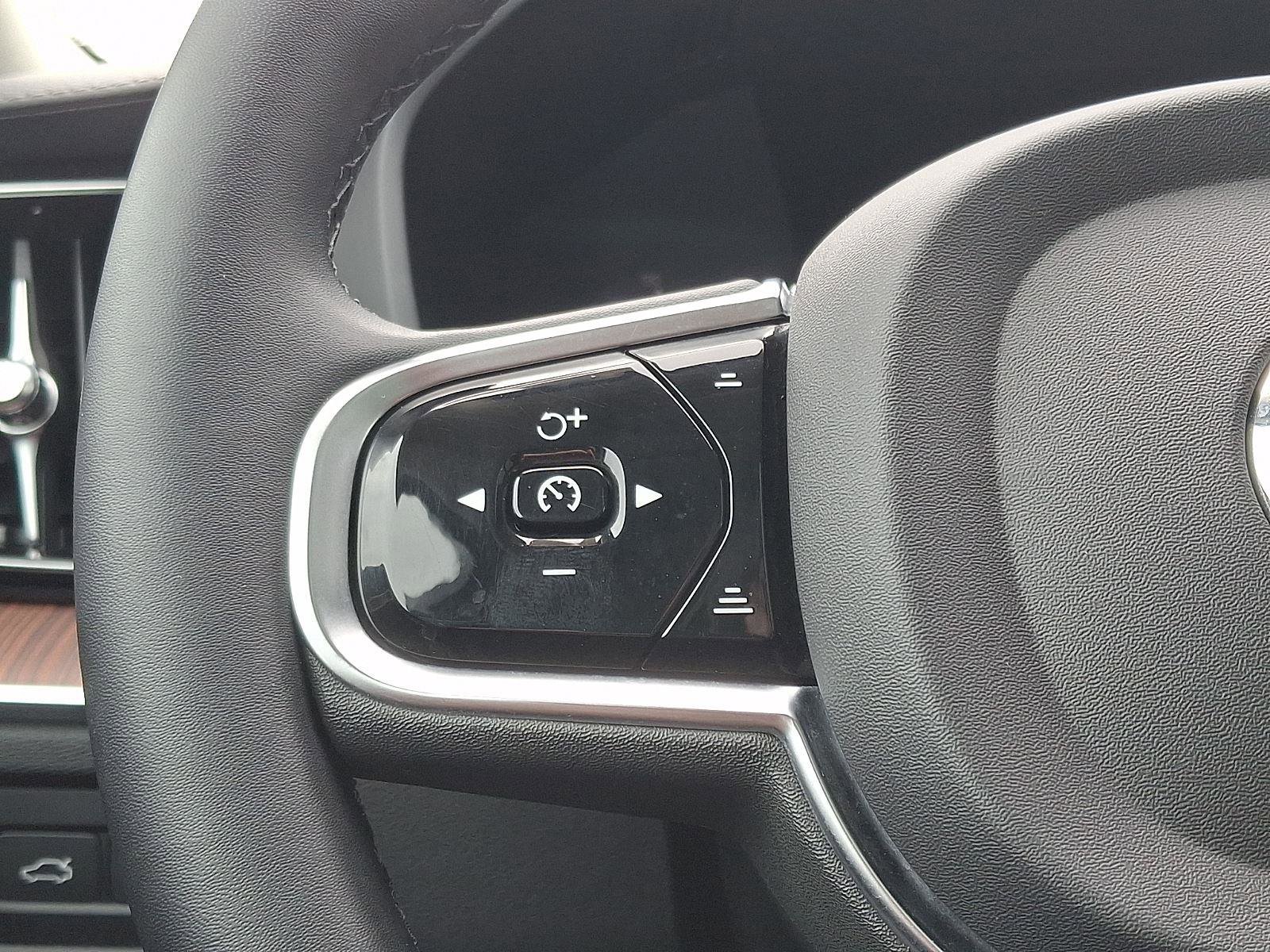 Certified 2023 Volvo XC60 T8 Ultimate image 23