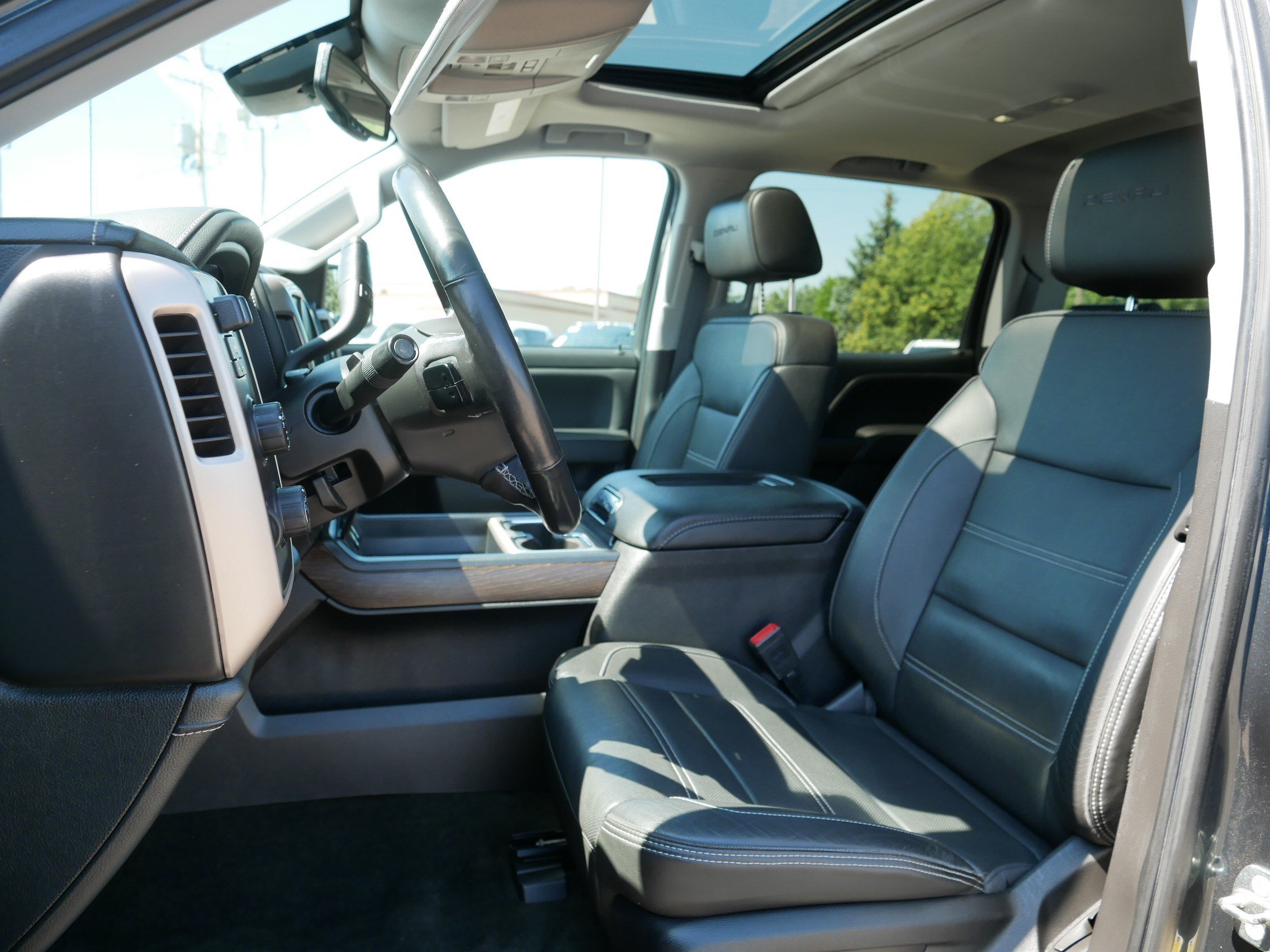 Used 2018 GMC Sierra 1500 Denali w/ Denali Ultimate Package AWD/4WD image 34