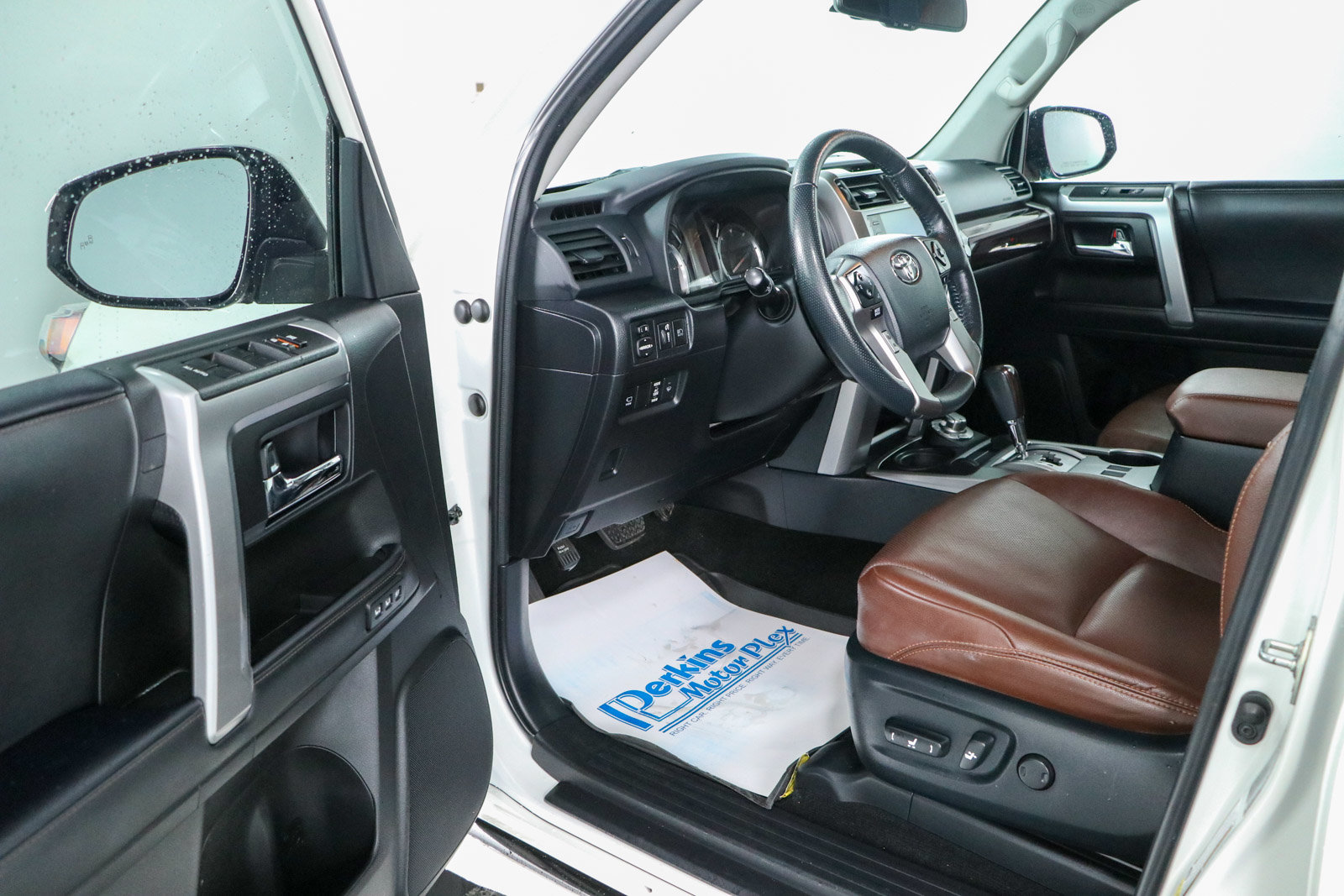 Used 2023 Toyota 4Runner Limited AWD/4WD image 3