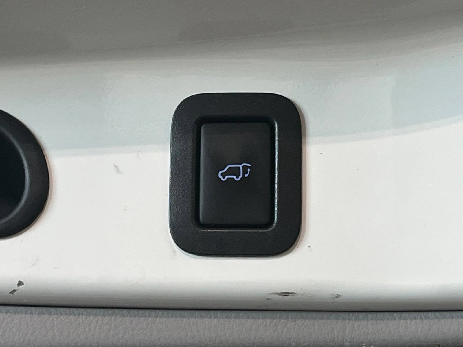 Used 2016 Toyota Highlander XLE FWD image 11