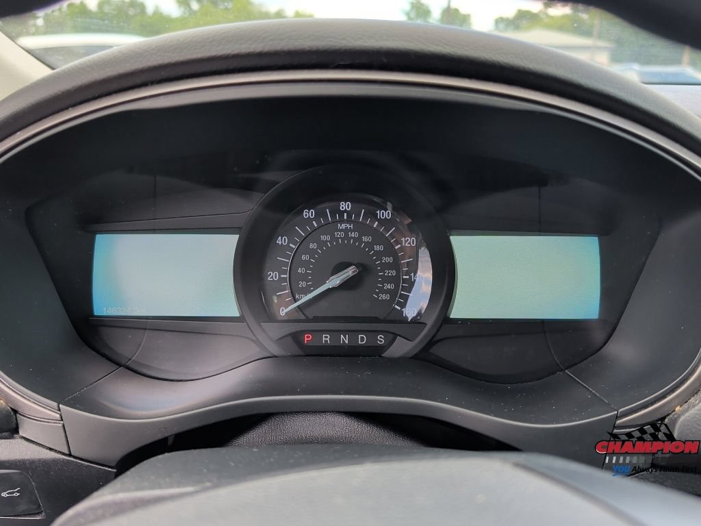 Used 2018 Ford Fusion SE w/ Fusion SE Technology Package FWD image 15
