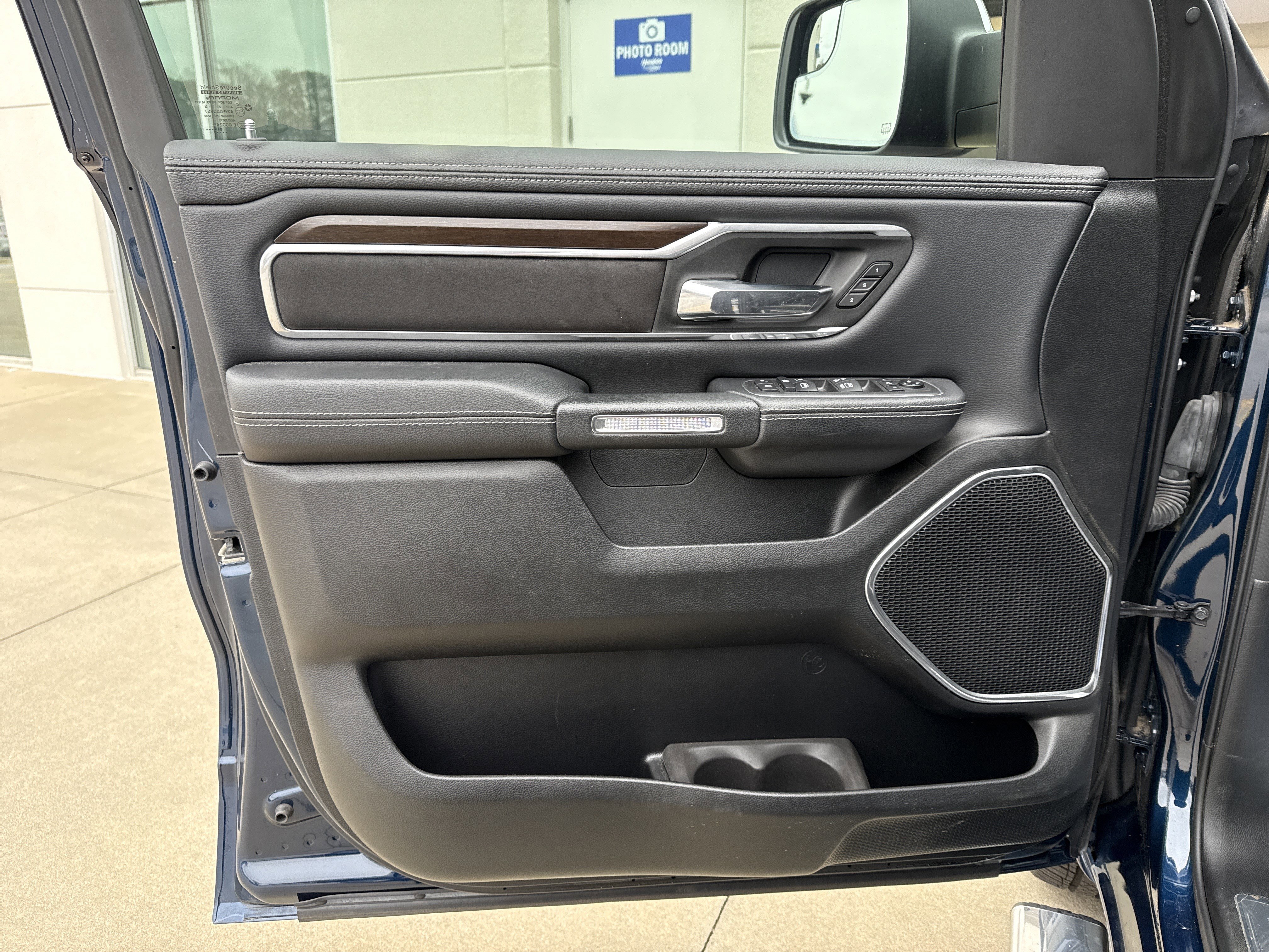 Used 2022 RAM 1500 Laramie RWD image 13
