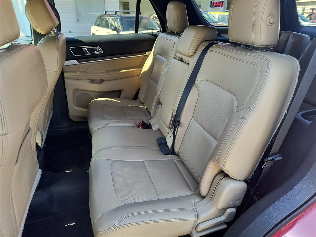 Used 2016 Ford Explorer Limited image 30