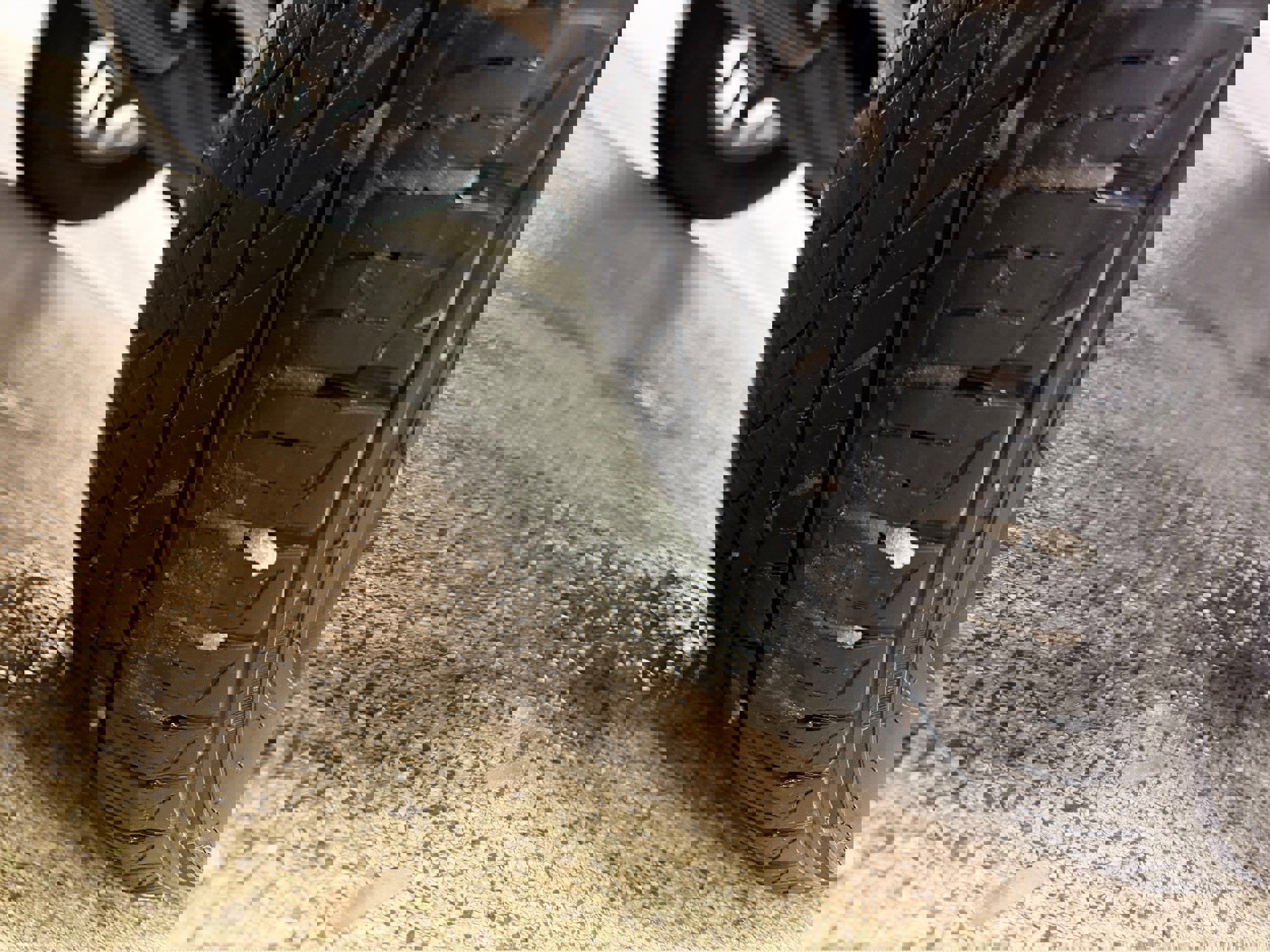 Used 2024 Nissan Rogue S image 27