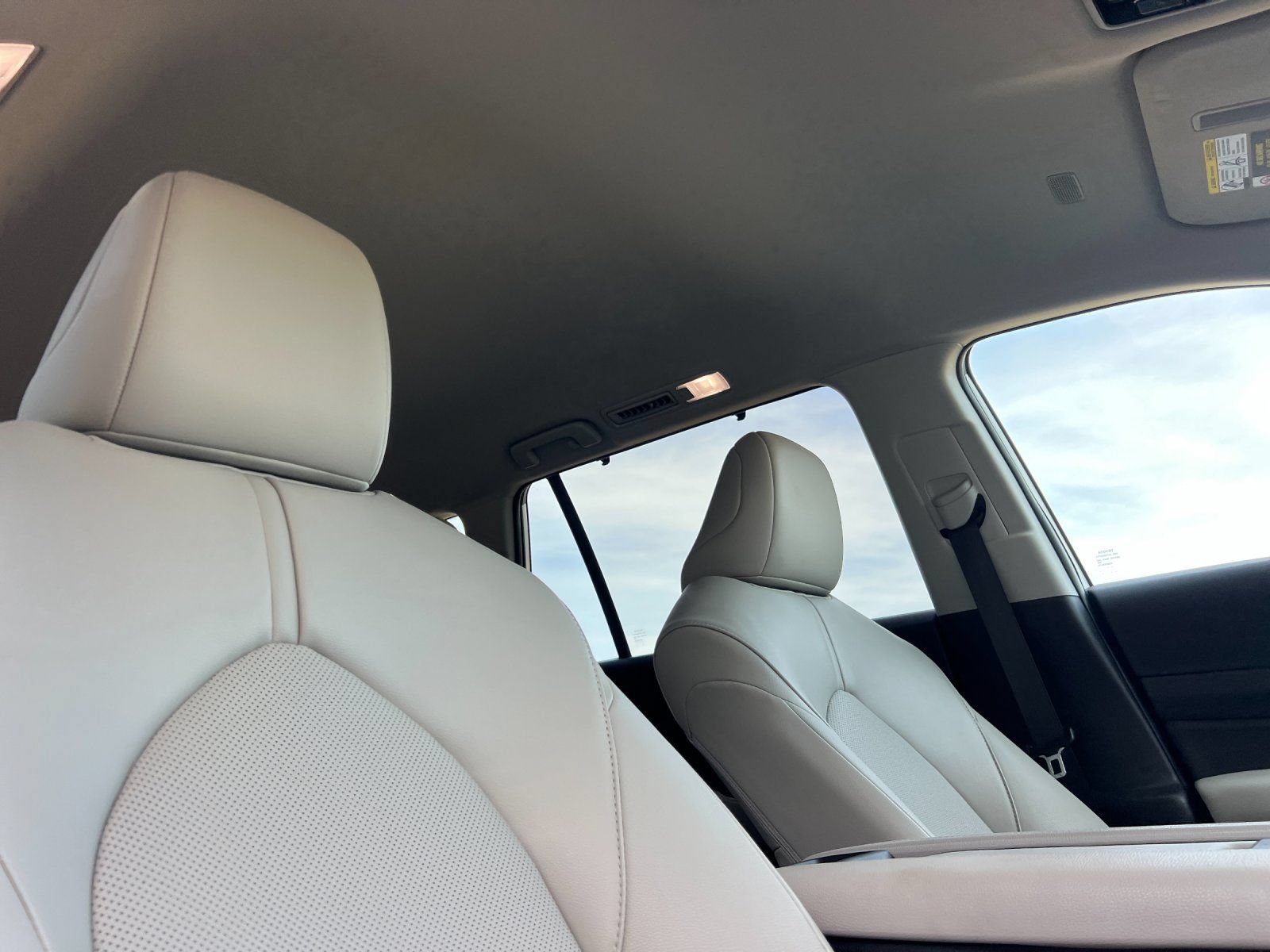 Used 2024 Toyota Grand Highlander AWD image 17