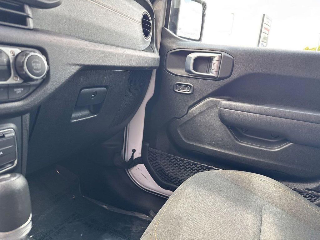 Used 2024 Jeep Wrangler Sport S image 18