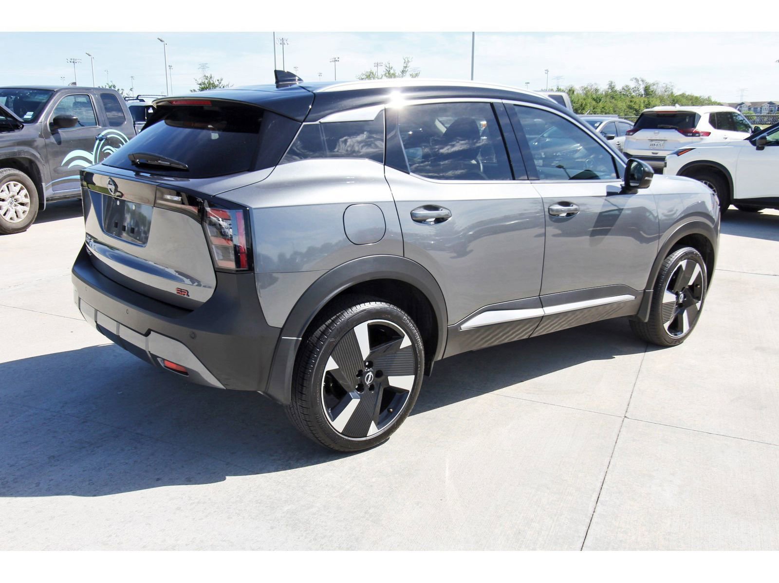 Certified 2025 Nissan Kicks SR FWD image 7