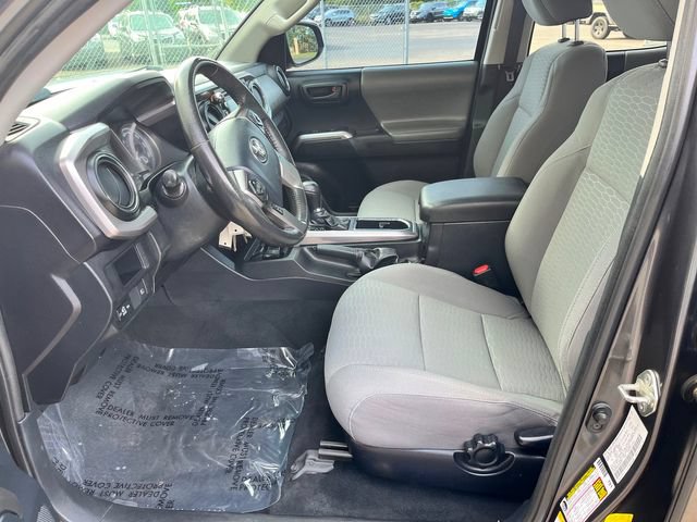 Used 2018 Toyota Tacoma SR5 AWD/4WD image 5