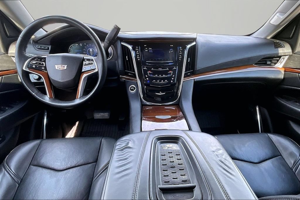 Used 2017 Cadillac Escalade ESV Luxury AWD/4WD image 7