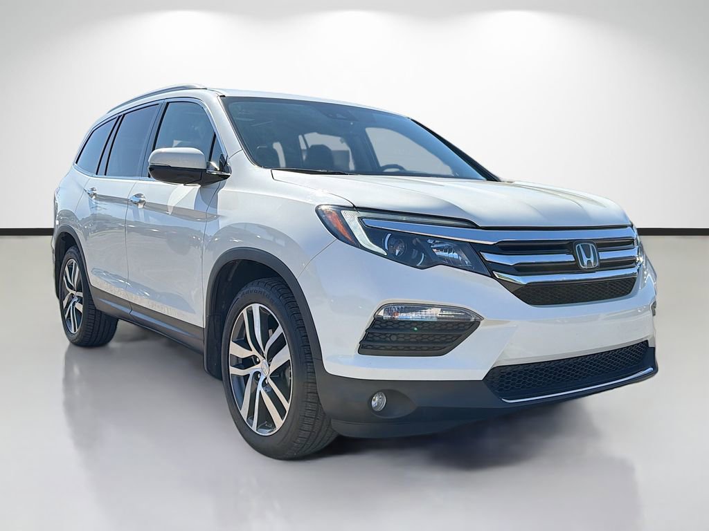 Used 2017 Honda Pilot Elite image 1