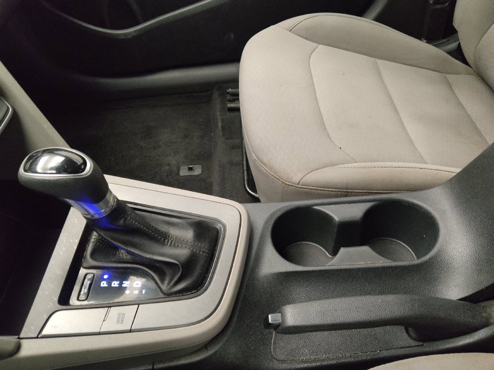 Used 2019 Hyundai Elantra SE FWD image 26