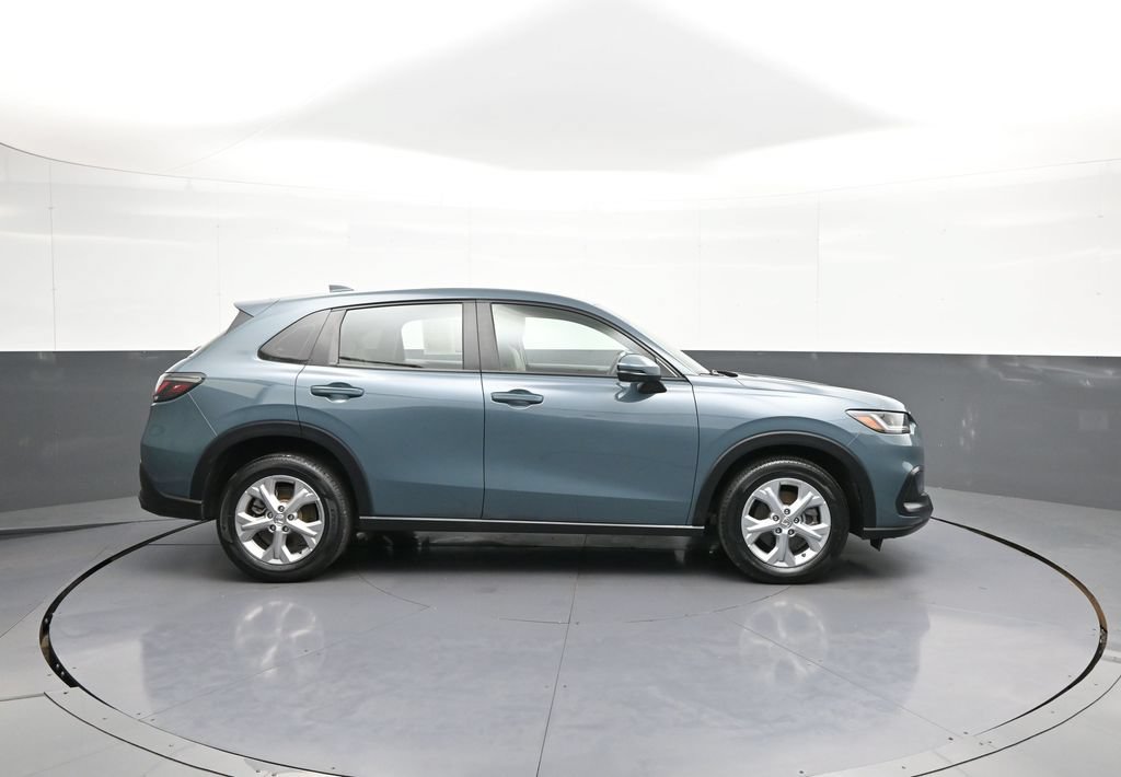 Certified 2025 Honda HR-V LX image 5