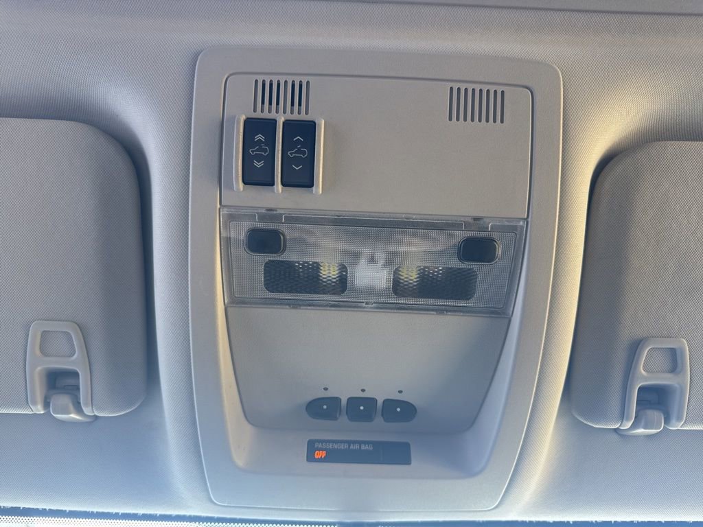 Used 2013 Chevrolet Avalanche LTZ AWD/4WD image 23