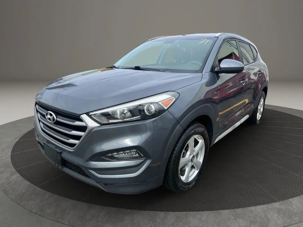 Used 2017 Hyundai Tucson SE image 1