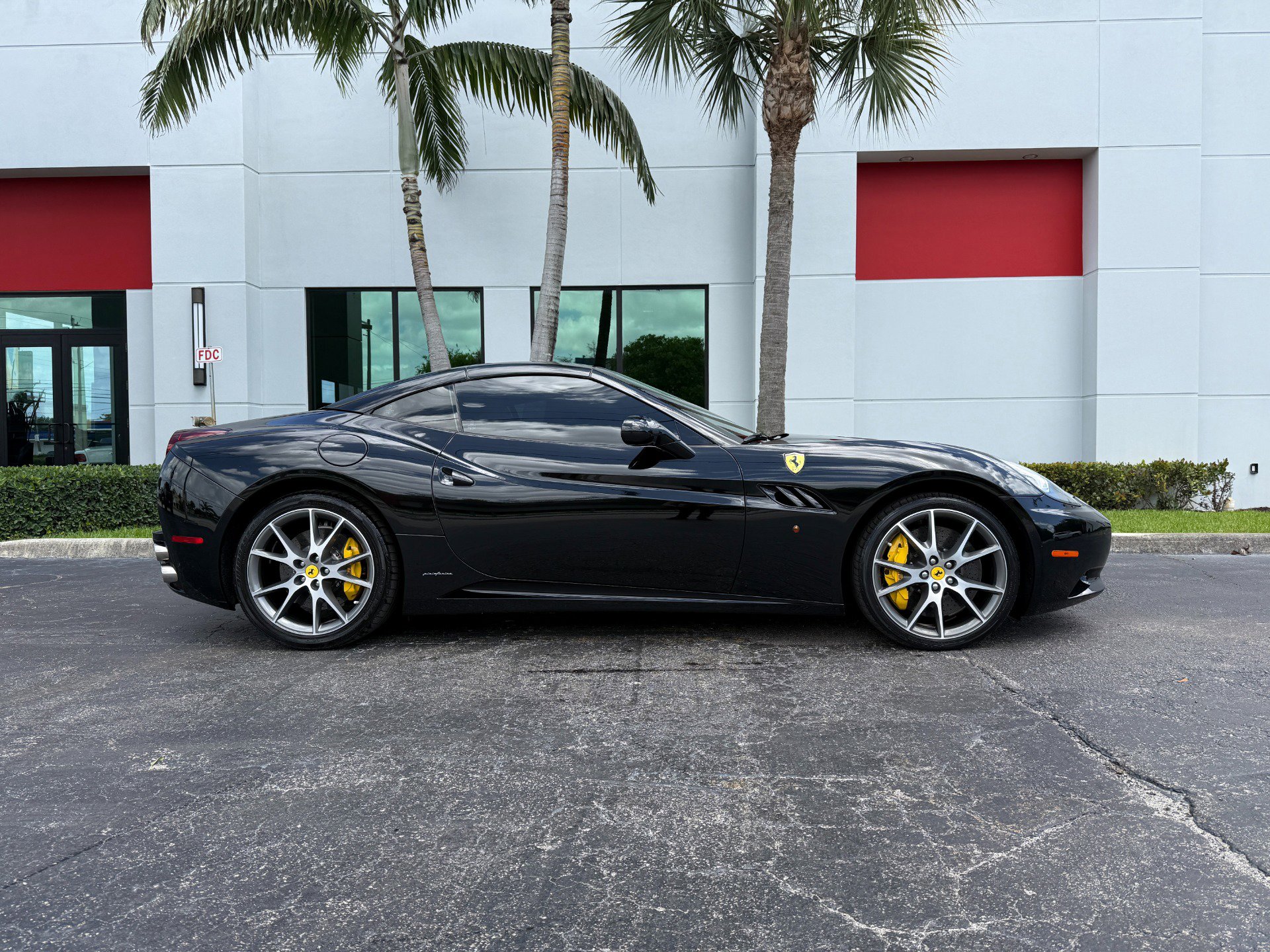 Used 2012 Ferrari California image 20