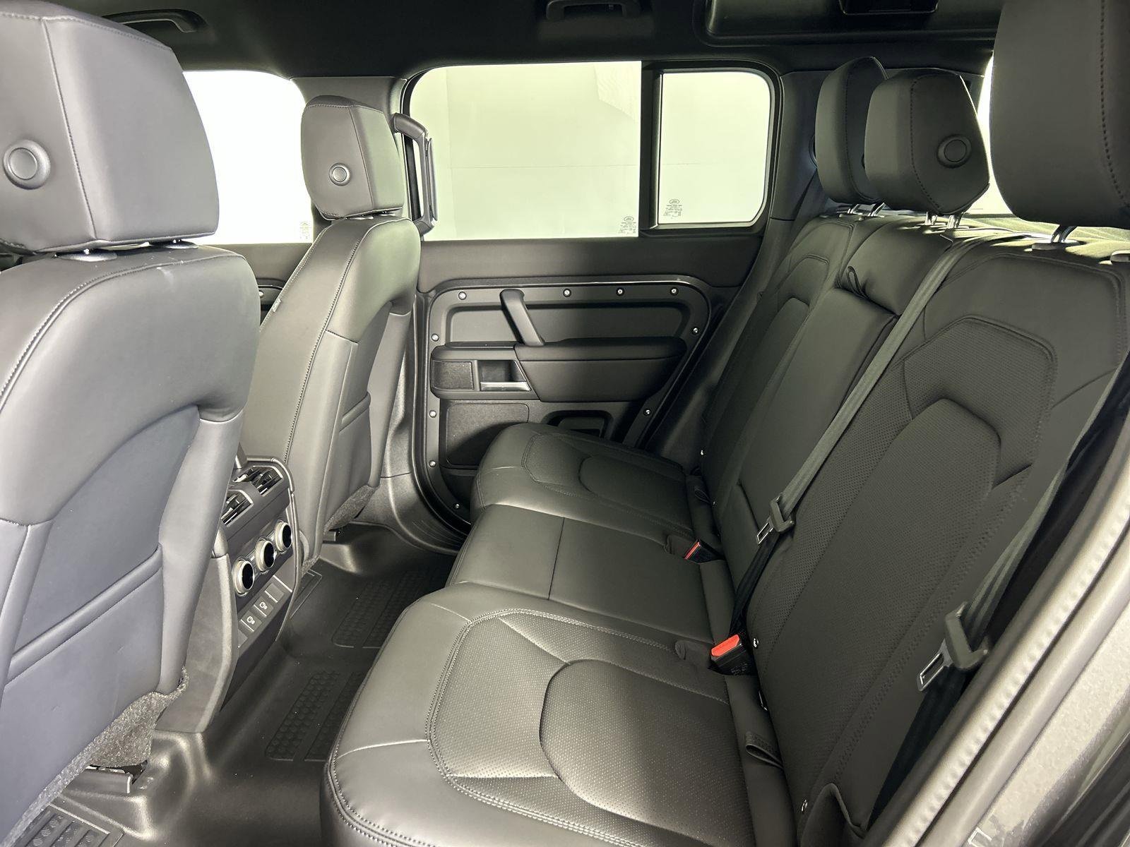 Certified 2025 Land Rover Defender 110 S image 27