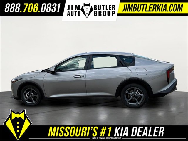 New 2025 Kia K4 LXS image 2