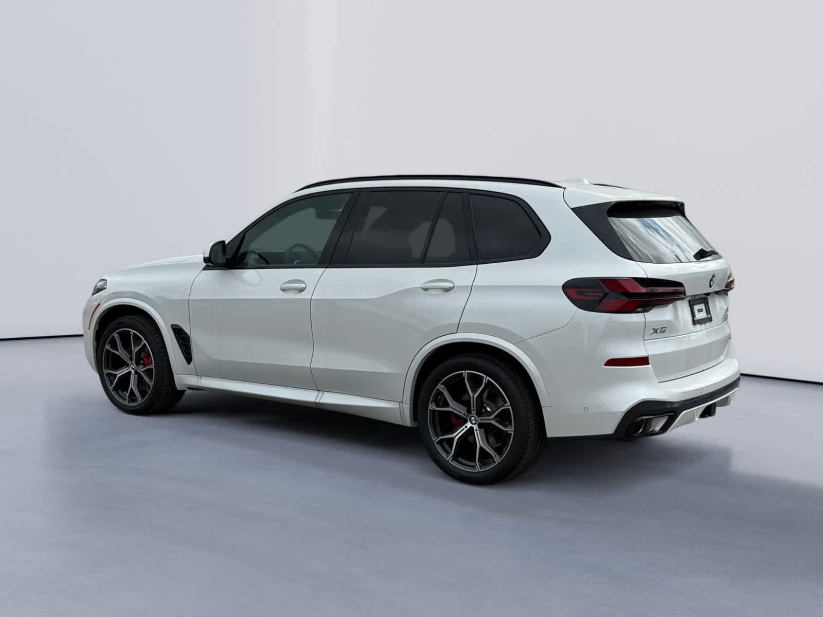 New 2026 BMW X5 xDrive40i w/ Executive Package image 5
