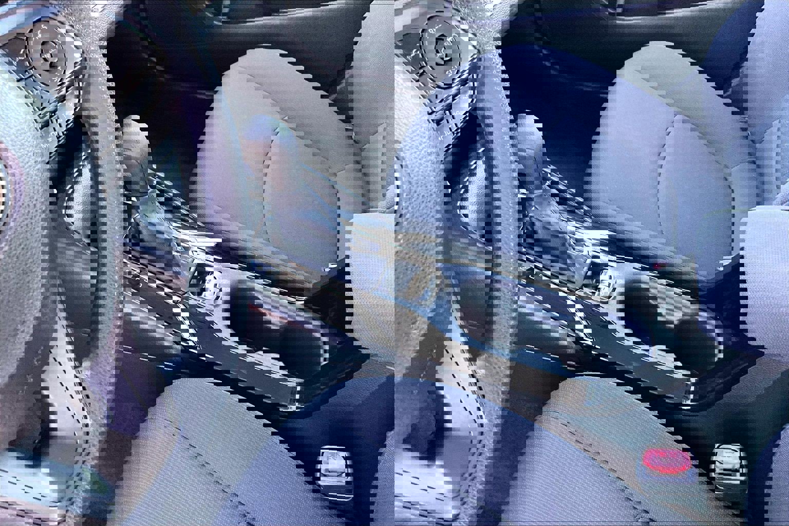 Used 2020 Toyota Corolla LE image 12