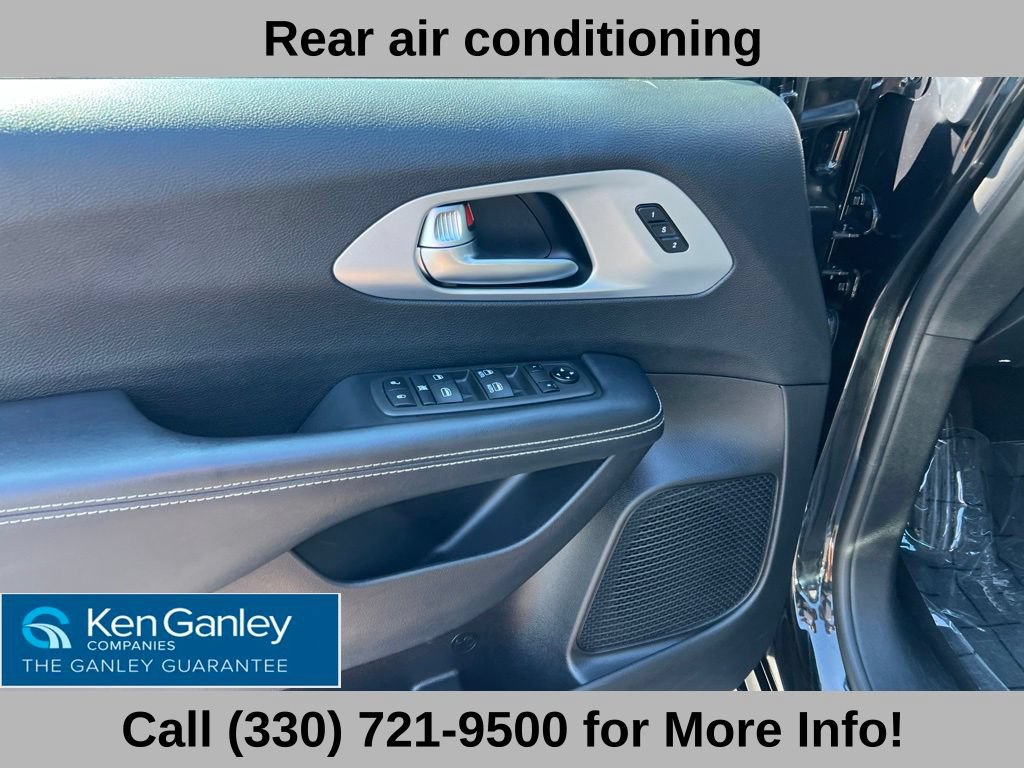 Used 2021 Chrysler Pacifica Touring-L w/ S Appearance Package FWD image 24