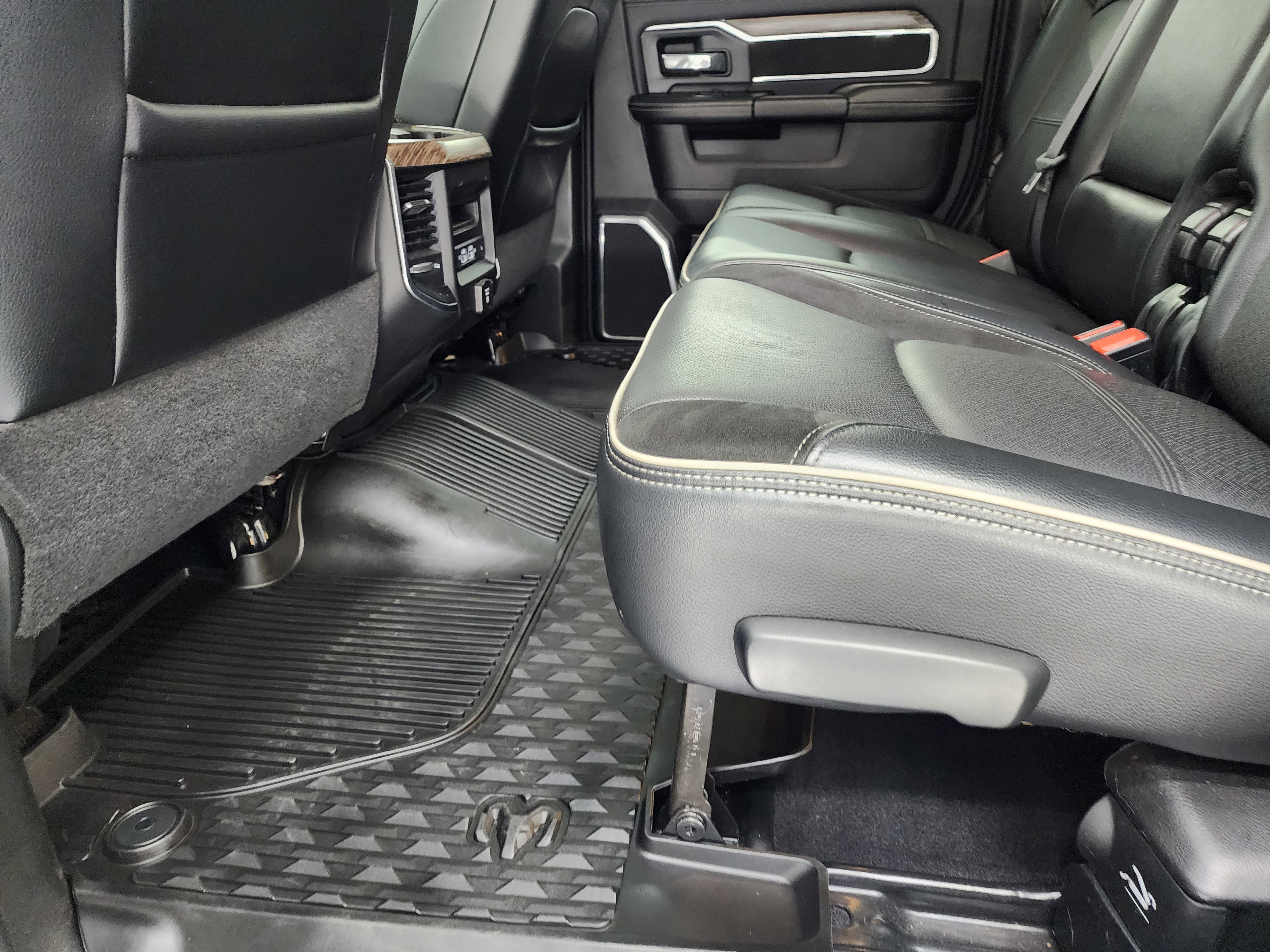 Used 2021 RAM 3500 Laramie image 40