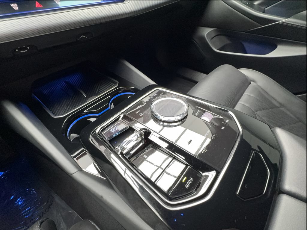 Used 2024 BMW i5 eDrive40i w/ Executive Package RWD image 43