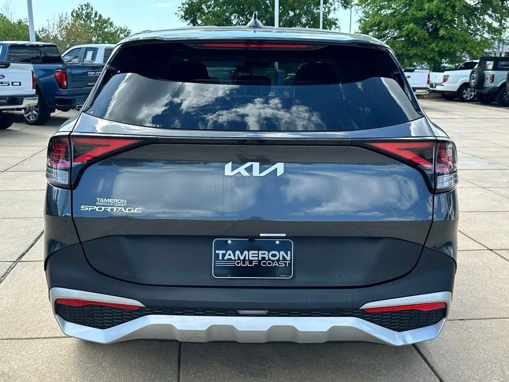Used 2024 Kia Sportage EX image 3