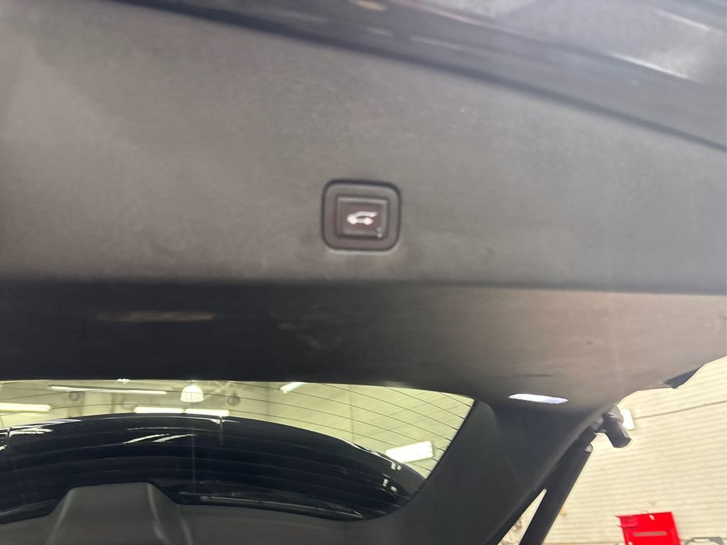 Used 2020 Cadillac XT6 Premium Luxury image 14