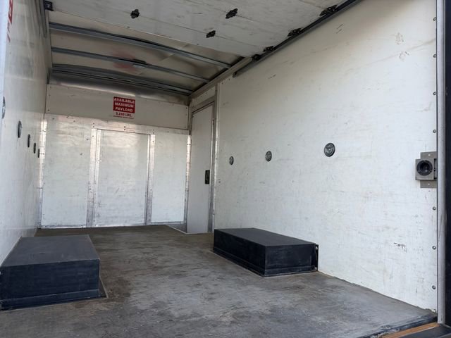 Used 2023 Ford Transit 350 DRW image 28