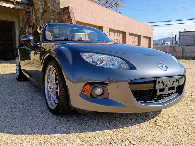 Used 2015 MAZDA MX-5 Miata Grand Touring w/ Premium Package image 2
