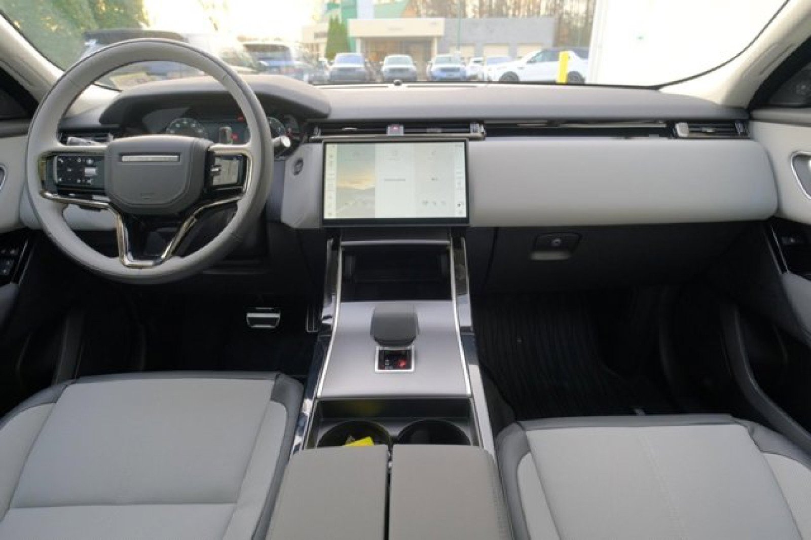 New 2025 Land Rover Range Rover Velar Dynamic SE image 21