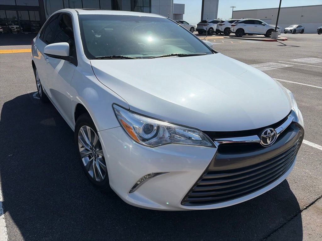 Used 2015 Toyota Camry XLE w/ Moonroof Package FWD image 3