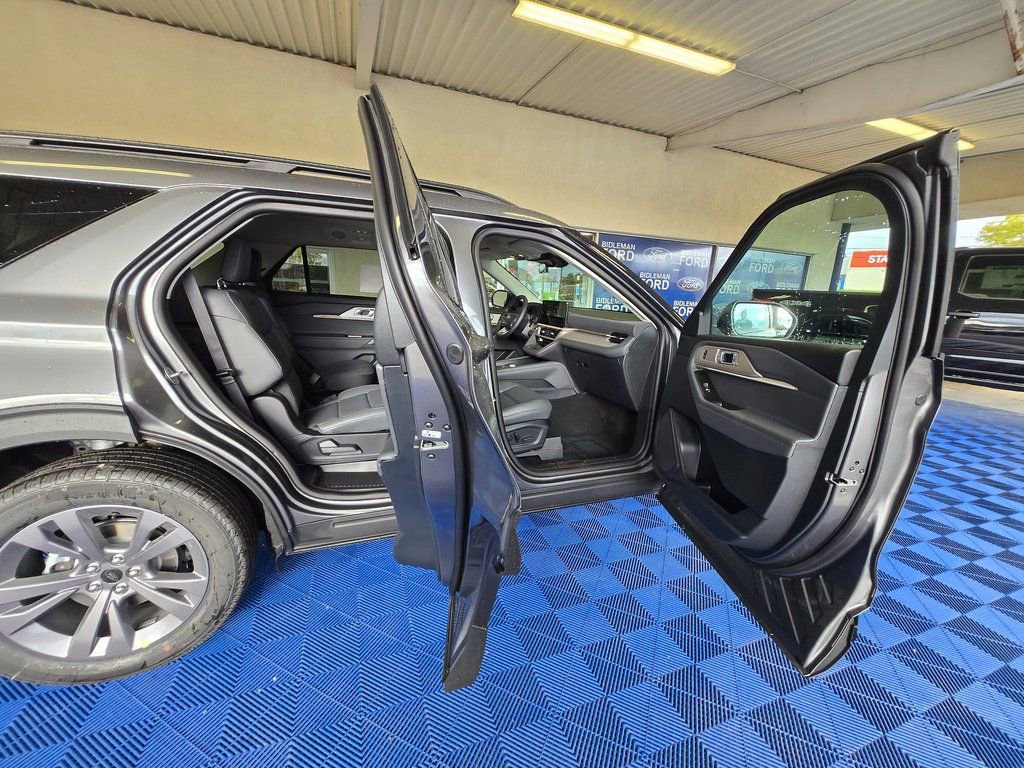 New 2026 Ford Explorer Active w/ Active Comfort Package image 30