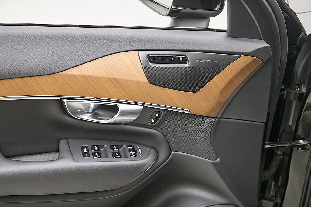 Certified 2023 Volvo XC90 B6 Plus w/ Protection Package Premier image 11