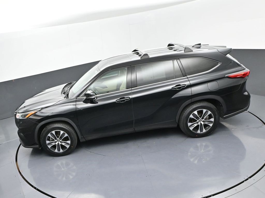 Certified 2021 Toyota Highlander XLE image 41