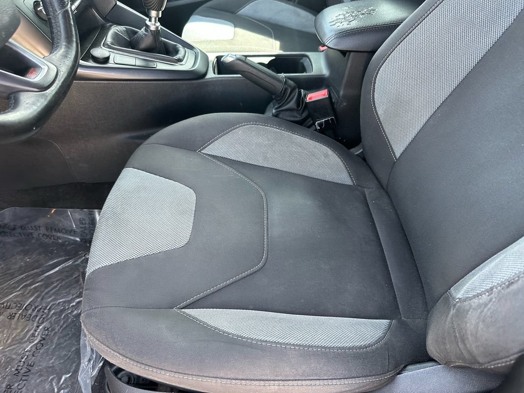 Used 2018 Ford Focus ST FWD image 34