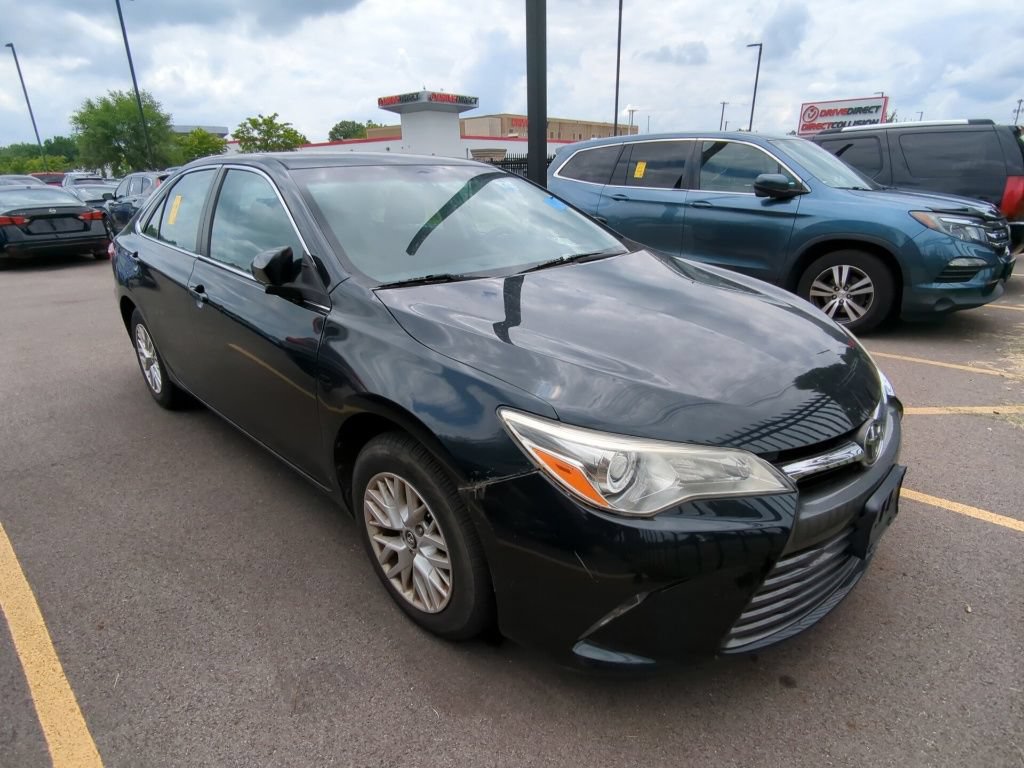 Used 2016 Toyota Camry LE FWD image 3