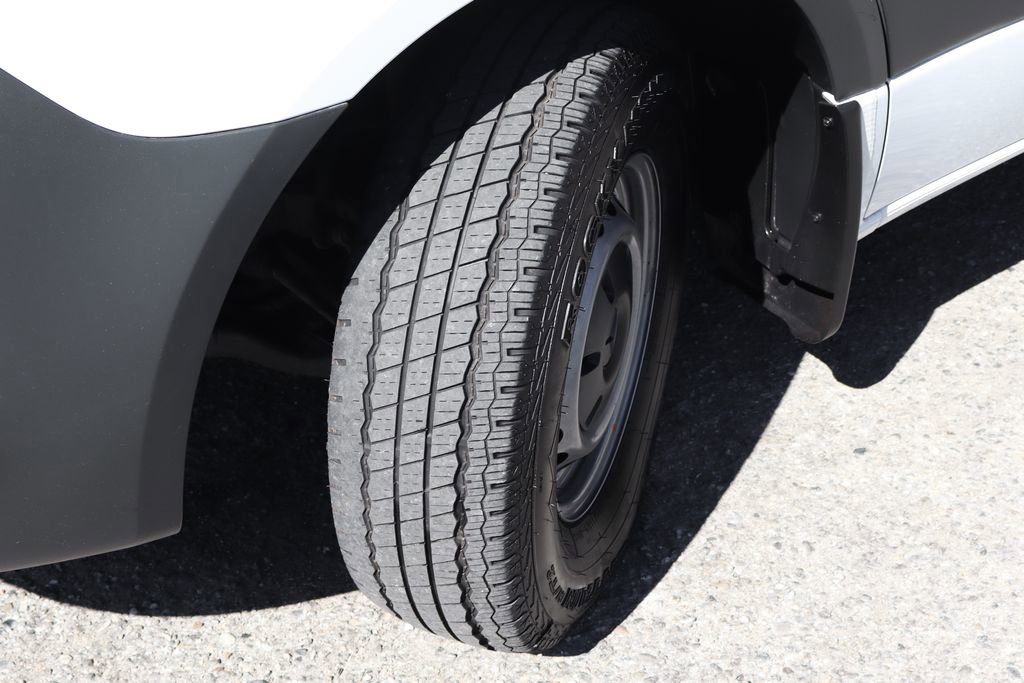 Used 2024 Mercedes-Benz Sprinter 2500 w/ Acoustic Package image 45