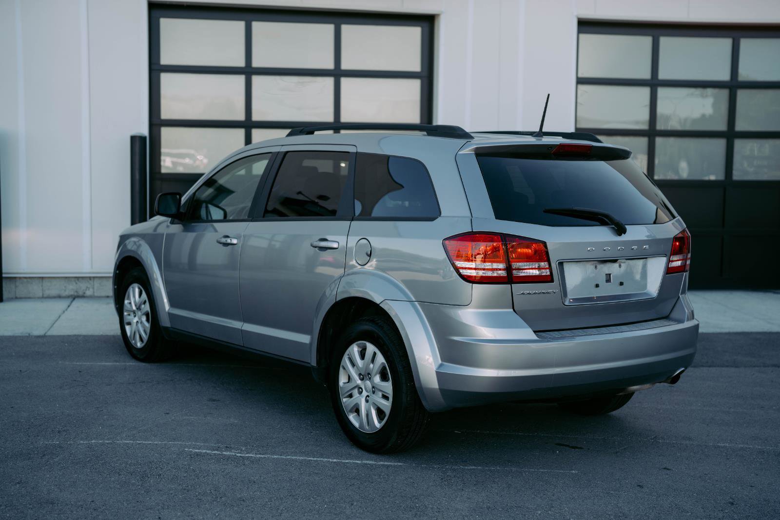 Used 2019 Dodge Journey SE image 5