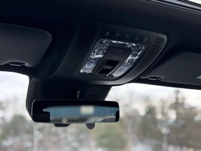 Used 2025 Mercedes-Benz GLB 250 GLB 250 image 34