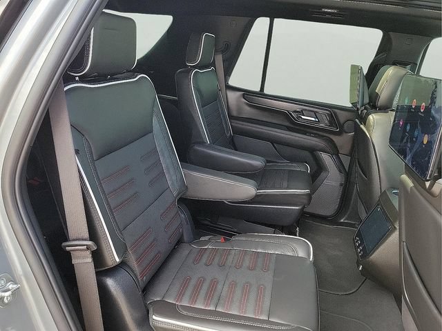 Used 2025 GMC Yukon AT4 Ultimate AWD/4WD image 16