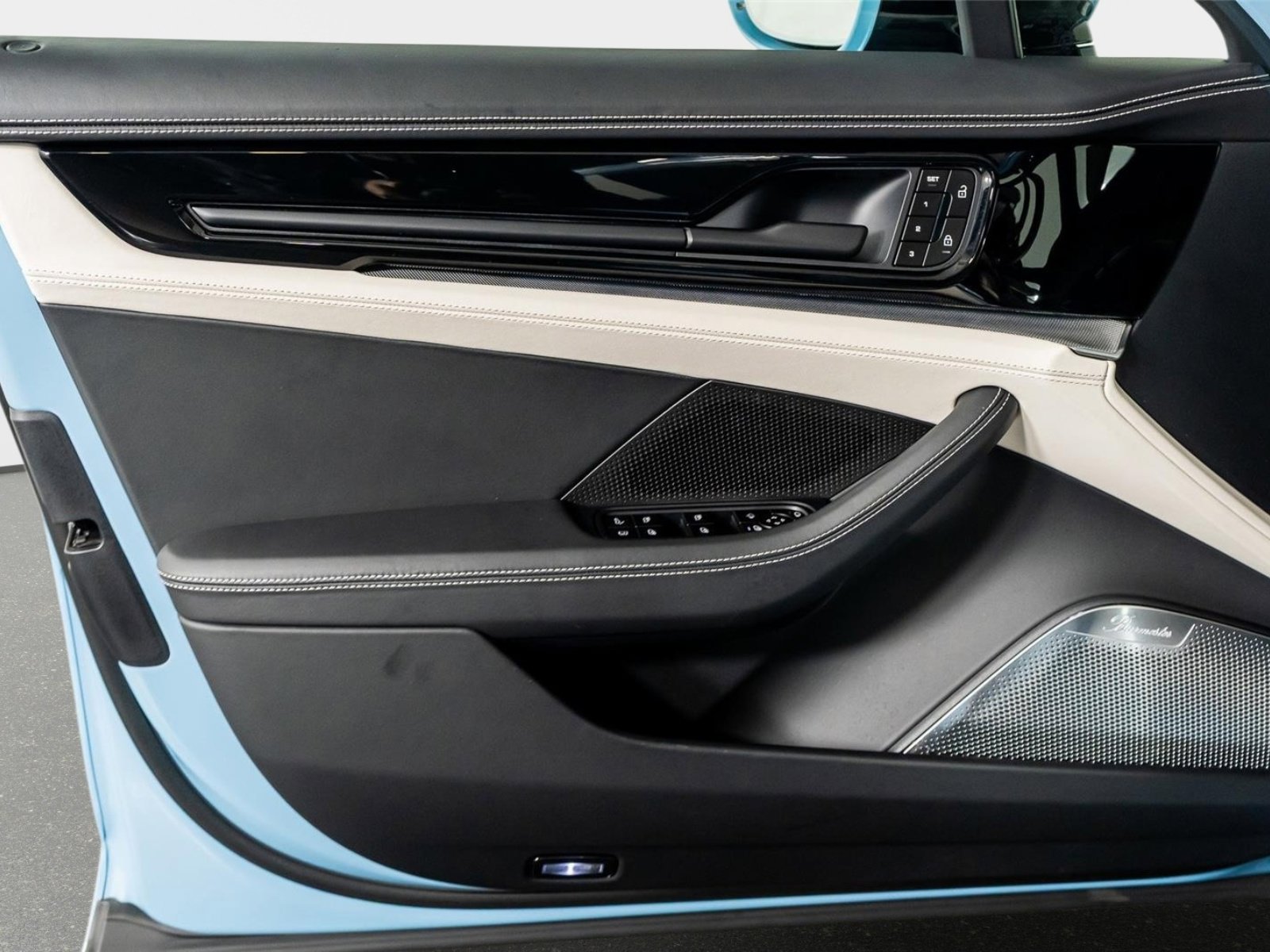 Used 2025 Porsche Panamera 4 w/ Premium Package image 50