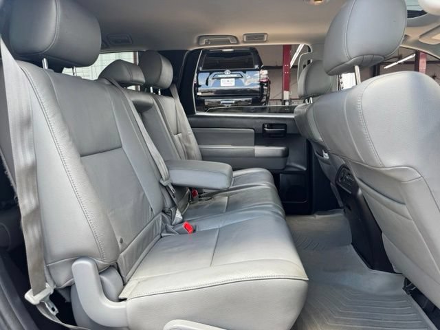Used 2017 Toyota Sequoia SR5 w/ Premium Package RWD image 28