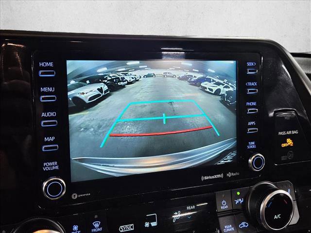 Used 2021 Toyota Highlander XLE image 13