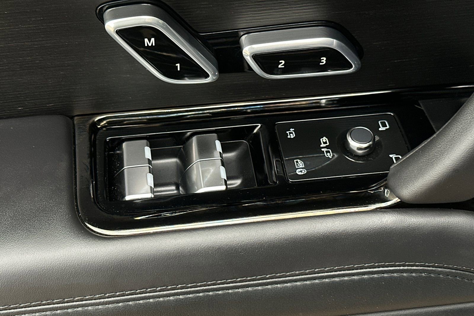 Used 2025 Land Rover Range Rover Sport Dynamic SE image 26