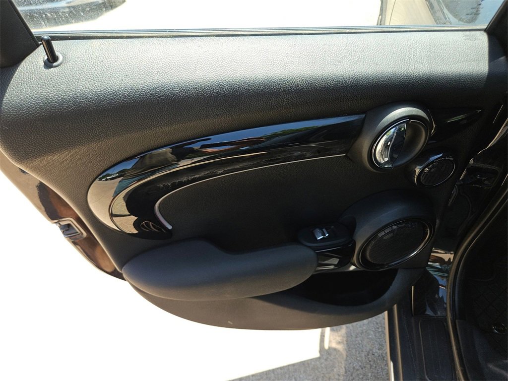 Used 2023 MINI Cooper S w/ Premium Package image 13